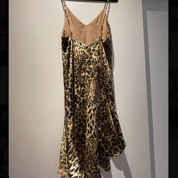 Gorgeous BNWT Cheetah Print Silky Dress - Picture 2 of 3